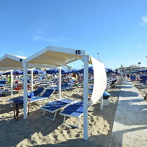 Отель - Enjoy Your Summer -beach Village Incluso Риччоне